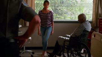 The sneakers Ked's Rosie Falta (Dania Ramírez) on Devious Maids S02E11