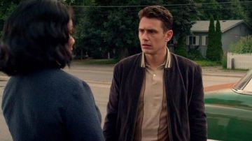 El bombardero "varsity jacket" de Jake Epping (James Franco) en 11.22.63 S01E02