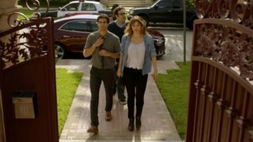 the shoes of Sylvester Dodd ( Ari Stidham ) in Scorpio