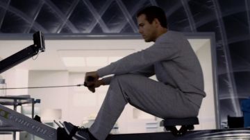 Zapatillas Nike Free Run oscuras de Damian Hale (Ryan Reynolds) en Renaissances