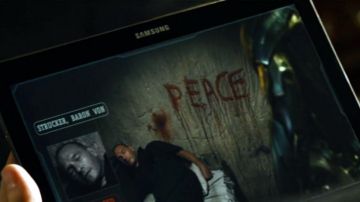 The tablet Samsung Galaxy 4 in Avengers age of Ultron