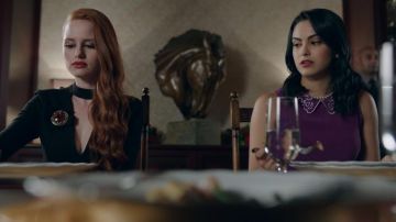 Vestido verde de cheryl Blossom (Madelaine Petsch) en Riverdale