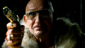 Gafas de sol Cazal de Geran (Ben Kingsley) en Collide / No Way Out