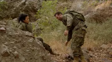 The backpack camouflage of Toby Curtis (Eddie Kaye Thomas) in Scorpion S01E10