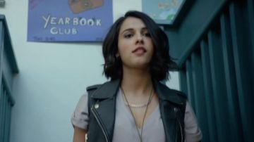Le blouson de Biker Topshop de Kimberly Hart / Pink Ranger (Naomi Scott) dans Power Rangers