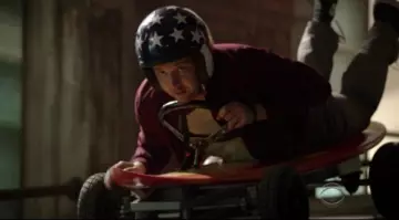 the helmet american flag Toby Curtis ( Eddie Kaye Thomas ) in Scorpio