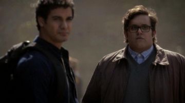 the gray sweater suit Sylvester Dodd (Ari Stidham) in Scorpio