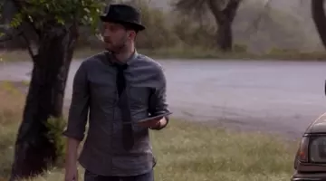 tie two tones of Toby Curtis ( Eddie Kaye Thomas ) in Scorpio