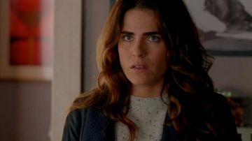 Rag & Bone Tamara Chiné Pull en Cachemire porté par Laurel Castillo (Karla Souza) dans le Meurtre