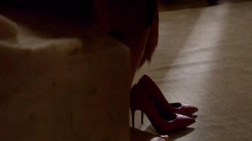 Giuseppe Zanotti Autruche cuir pompes porté par Olivia Pope (Kerry Washington) dans le Scandale S05E10