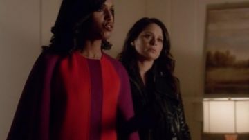 Fendi Fendi Cape-effect wool-felt coat worn by Olivia Pope (Kerry Washington) in Scandal S05E10