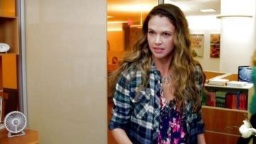 Camisa a cuadros de Liza Miller's Rails en Younger S1E1