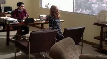 The leather chairs Modloft in the office of Maeby Funke (Alia Shawkat) in's arrested Development