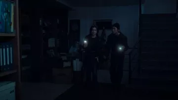 Jeans Levi’s 318 portés par Kitty (Anna Cathcart) comme on le voit dans XO, Kitty (S02E03)