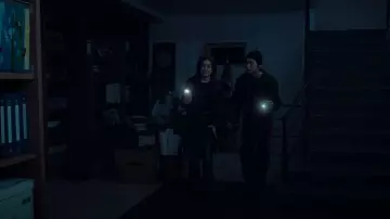 Jeans Levi’s 318 portés par Kitty (Anna Cathcart) comme on le voit dans XO, Kitty (S02E03)