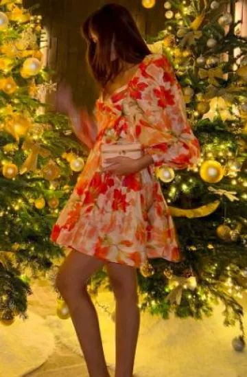 Minivestido Zimmermann Tranquillity usado por Lisa en su Instagram el 15 de enero de 2025