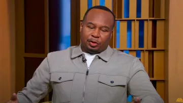 Reiss Medina Interlock Full Zip Jacket worn by Roy Wood Jr. in Good Morning America