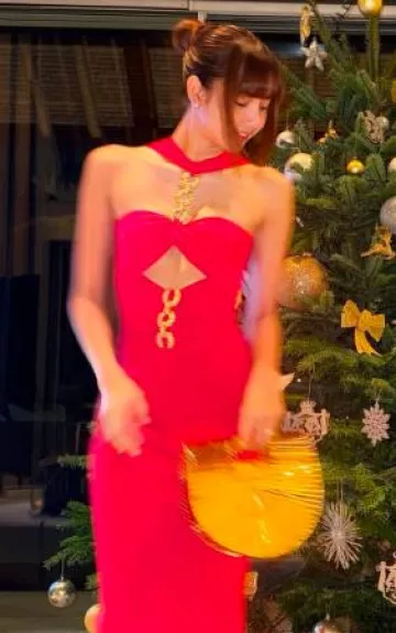 Vestido de culto de Gaia Cristos usado por Lisa en su publicación de Instagram el 15 de enero de 2025
