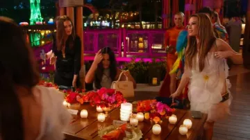 Oscar de la Renta Mini Vestido Plisado de Pétalos de Organza Sin Tirantes en Rosa Suave usado por Britani Bateman como se ve en The Real Housewives of Salt Lake City (S05E16)