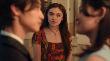 Robe imprimée Betsey Johnson portée par Kitty (Anna Cathcart) comme on le voit dans XO, Kitty (S02E05)