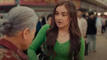 UO Lala Cardigan rétréci utilisé par Kitty (Anna Cathcart) comme on le voit dans XO, Kitty (S02E07)