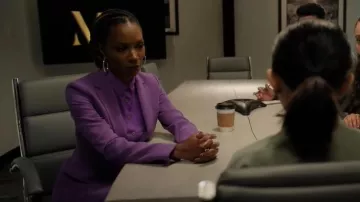Blazer básico de Theory en Bright Peony usado por Gabi Mosely (Shanola Hampton) como se ve en Found (S02E08)