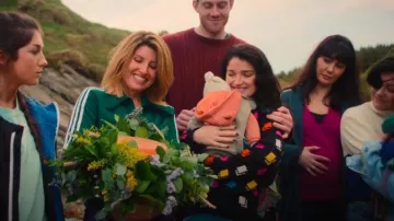 Bex Knitwear Jersey de regaliz tejido a mano de Becka Garvey (Eve Hewson) como se ve en Bad Sisters (T02E08)