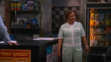 Dihao Short Sleeve Colorblock Pocket Sweater worn by Lucretia Turner (Wanda Sykes) as seen in The Upshaws (S06E10)