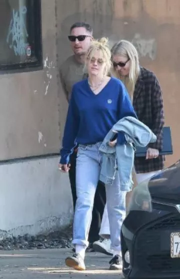 Lunettes de soleil Garrett Leight Clune portées par Kristen Stewart à Los Feliz le 18 janvier 2025