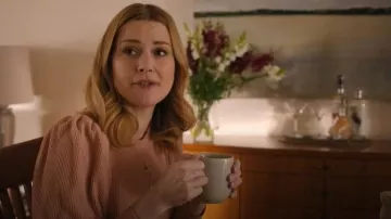 Camiseta de suéter Nation LTD Zia usada por Melinda Monroe (Alexandra Breckenridge) como se ve en Virgin River (S06E06)