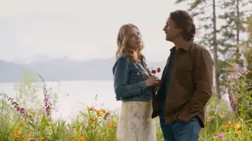 Vestido de apliques florales Harmony de Zimmermann usado por Melinda Monroe (Alexandra Breckenridge) como se ve en Virgin River (T06E07)