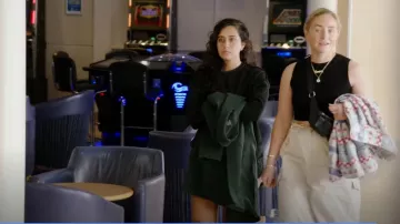 Falda cargo midi de cintura fruncida con diseño de Asos en piedra usada por Dempsey como se ve en 90 Day Fiancé: The Other Way (T06E11)
