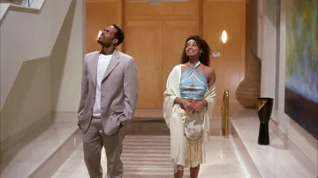 Top halter de pañuelo azul de Emilio Pucci usado por Denise Porter (Rochelle Aytes) en White Chicks