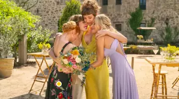 Ensemble à fleurs de Valeria - Mariage de Carmen (S03 ép 8)