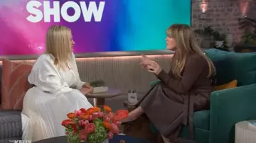 Vestido Heirlome Maria usado por Patricia Arquette como se ve en The Kelly Clarkson Show el 21 de enero de 2025