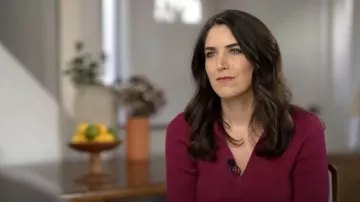 Halogen Short Sleeve Rib Polo Sweater in Raspberry Purple worn by Liz Kreutz as seen in Today on January 22, 2025