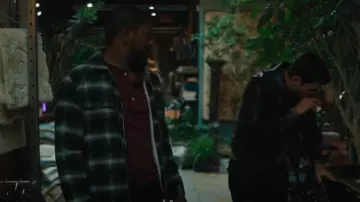 Veste chemise AllSsaints Marley portée par Ray Cannon (Edwin Hodge) vue dans FBI : Most Wanted (S06E07)