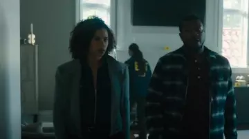 Marrant Etoile Cassidy Double-Breasted Jacket Femmes portée par Sheryll Barnes (Roxy Sternberg) comme on le voit dans FBI : Most Wanted (S06E07)