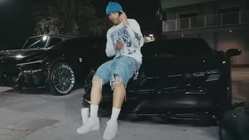 Camiseta blanca 'Bonds Of Matrimony' de Enfants Riches Déprimés usada por Lil Baby en Lil Baby - 99 with Future (Video Musical Oficial)