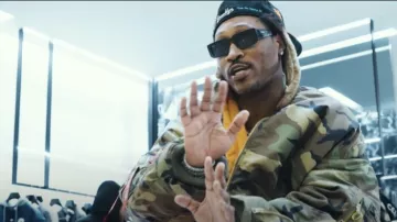 Vetements Alpha Industries Blouson aviateur camouflage vert porté par Future dans Lil Baby - 99 with Future (Clip Officiel)