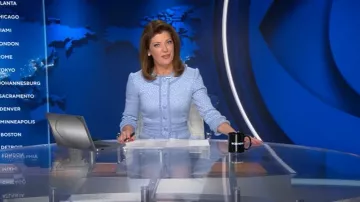 Robe à franges en tweed Dolce & Gabbana Rachel portée par Norah O’Donnell comme on le voit dans CBS Evening News le 22 janvier 2025