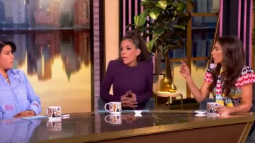 Alice + Olivia Jeannie Piped Bow Collar Top worn by Alyssa Farah as seen in The View on January 24, 2025