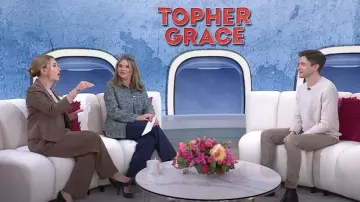 Pantalones plisados de mezcla de lino a rayas Dries van Noten usados por Scarlett Johansson como se ve en Today with Hoda & Jenna el 24 de enero de 2025