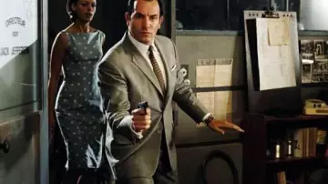 Traje de Hubert Bonisseur de La Bath, alias OSS 117 Jean Dujardin en la película OSS 117: El Cairo, nido de espías