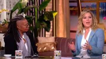 Cinq a Sept Mckenna Sleeveless Knotted Top usado por Sara Haines como se ve en The View el 27 de enero de 2025