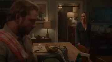 House of Harlow 1960 x Revole Cardella Mini Dress portée par Audrey James (Leven Rambin) comme on le voit dans Fire Country (S03E07)