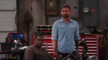 Camisa Levis Classic Western Standard Fit usada por Gabriel (Seann William Scott) como se ve en Shifting Gears (S01E03)