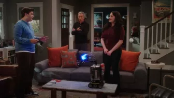 James Perse Sheer Panel Top worn by Riley (Kat Dennings) as seen in Shifting Gears (S01E04)