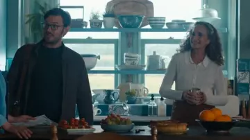 Sea New York Abbie Knit Cardigan porté par Del Landry (Andie MacDowell) comme on le voit dans The Way Home (S03E04)
