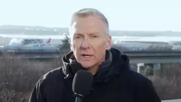 Fjallraven Nuuk Insulated Parka with Detachable Faux Fur worn by Tom Costello as seen in Today on January 30, 2025